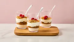 Snabb dessert: banoffee med lingon och kola – klar på 30 minuter