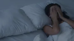 Vet du varför vi minns pinsamma ögonblick innan vi somnar?