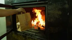 Du behöver inte rengöra skorstenen på flera år: elda bara regelbundet med en enda produkt i kaminen