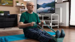 Fem effektiva övningar för äldre – så tränar du säkert hemma