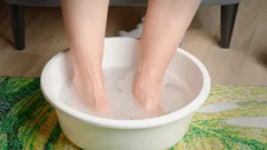 Det perfekta sättet att tvätta fötterna och undvika obehaglig lukt