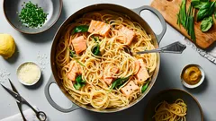 Enkel och krämig ugnspasta med lax och citron du alltid lyckas med