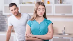 Vad det betyder att inte titta på den andra under ett gräl, enligt psykologin