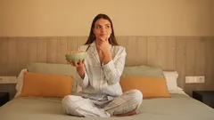 Att äta eller inte äta: Vad händer med kroppen om du går och lägger dig hungrig?