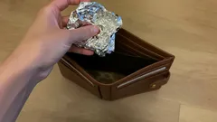 Varför kineser bär aluminiumfolie i sina plånböcker – och varför du kanske vill göra detsamma
