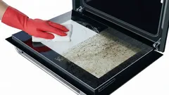 Bli av med fettfläckar på ugnsglas – utan starka kemikalier