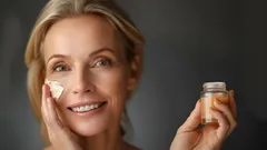 Inte bara onödvändigt utan också skadligt: Vilken hudvård fungerar inte efter 40?