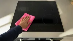 Så rengör du glaskeramikhällen enkelt och utan repor